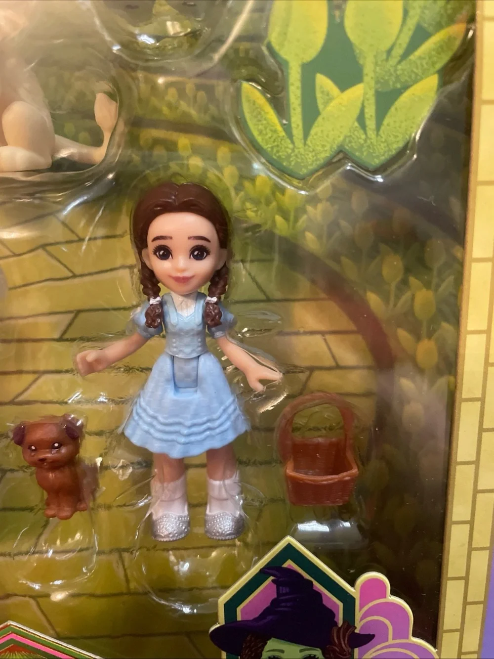 NIB Wicked 2025 Oz Story Set Mattel figure Set Small Doll. 10+ Pieces. Sealed.